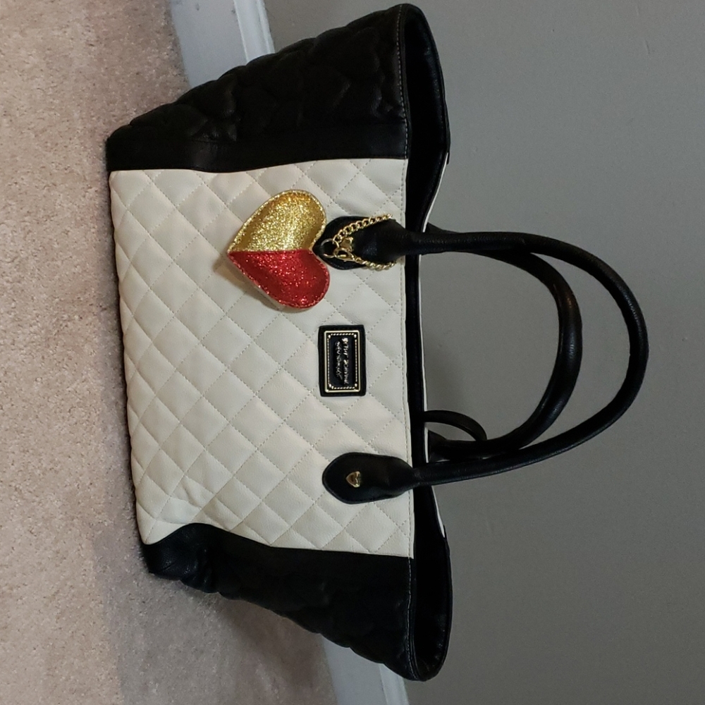 Flawless Betsy johnson shoulder bag